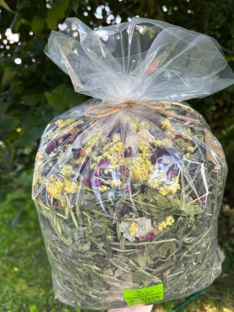 Wyrwisusz Wyrwiziółka 1kg – daily herbal mix for guinea pigs